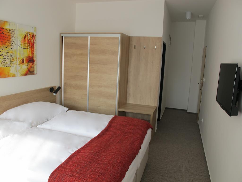 Hotel Kapitol Most Cameră foto